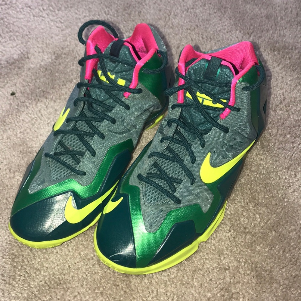 lebrons - Picture 2 of 4